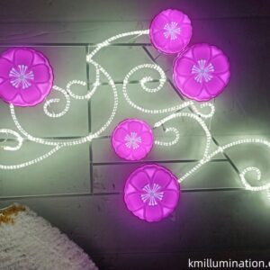 Flower figure pole mounted display